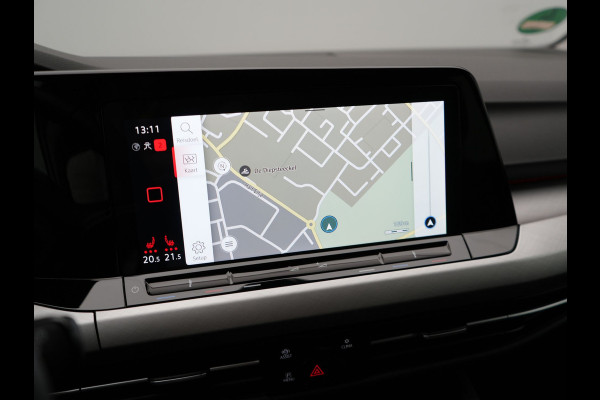 Volkswagen GOLF Variant 1.5 TSI Life Business 131pk | Adaptive Cruise | Camera | Alcantara Sportstoelen Verwarmd | IQ Light | Stuurverwaming |  Sfeerverlichting | Parkassist | Apple Carplay |
