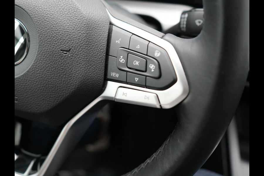Volkswagen GOLF Variant 1.5 TSI Life Business 131pk | Adaptive Cruise | Camera | Alcantara Sportstoelen Verwarmd | IQ Light | Stuurverwaming |  Sfeerverlichting | Parkassist | Apple Carplay |
