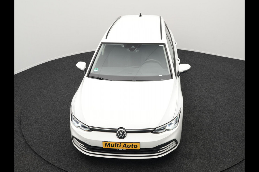 Volkswagen GOLF Variant 1.5 TSI Life Business 131pk | Adaptive Cruise | Camera | Alcantara Sportstoelen Verwarmd | IQ Light | Stuurverwaming |  Sfeerverlichting | Parkassist | Apple Carplay |