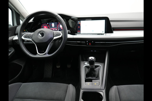 Volkswagen GOLF Variant 1.5 TSI Life Business 131pk | Adaptive Cruise | Camera | Alcantara Sportstoelen Verwarmd | IQ Light | Stuurverwaming |  Sfeerverlichting | Parkassist | Apple Carplay |