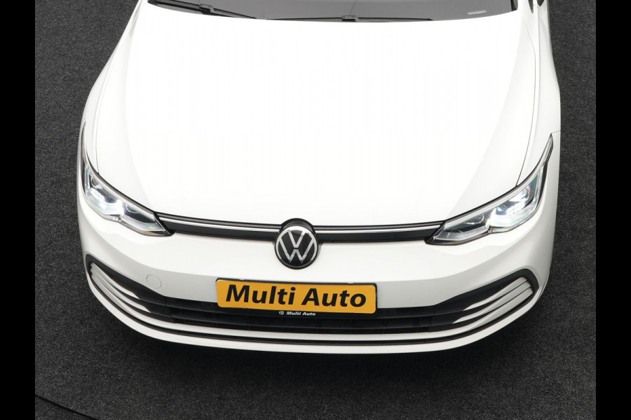 Volkswagen GOLF Variant 1.5 TSI Life Business 131pk | Adaptive Cruise | Camera | Alcantara Sportstoelen Verwarmd | IQ Light | Stuurverwaming |  Sfeerverlichting | Parkassist | Apple Carplay |
