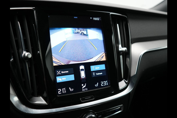 Volvo V60 T6 Recharge AWD R-Design Plug In Hybrid PHEV | Trekhaak af Fabriek |  Panodak | Lederen Sportstoelen Memory | Harman Kardon | Apple Carplay | Navigatie | Camera | L.M. 18" | DAB | Virtual |