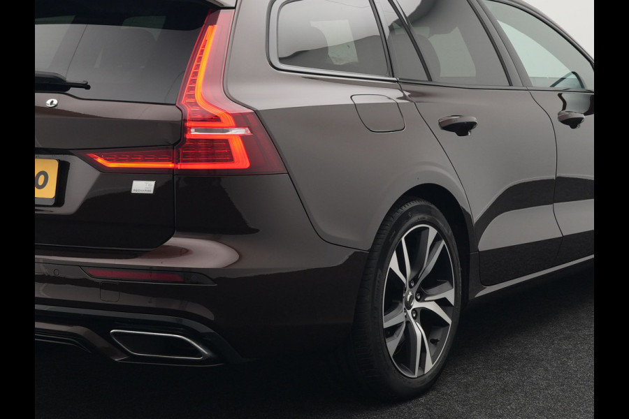 Volvo V60 T6 Recharge AWD R-Design Plug In Hybrid PHEV | Trekhaak af Fabriek |  Panodak | Lederen Sportstoelen Memory | Harman Kardon | Apple Carplay | Navigatie | Camera | L.M. 18" | DAB | Virtual |