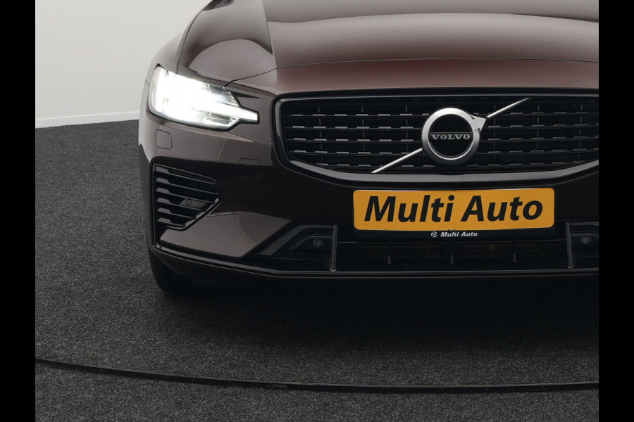 Volvo V60 T6 Recharge AWD R-Design Plug In Hybrid PHEV | Trekhaak af Fabriek |  Panodak | Lederen Sportstoelen Memory | Harman Kardon | Apple Carplay | Navigatie | Camera | L.M. 18" | DAB | Virtual |