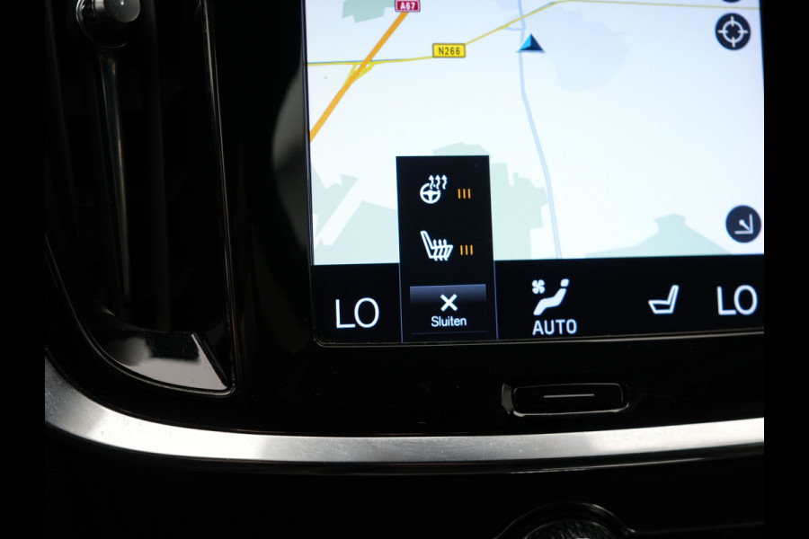 Volvo V60 T6 Recharge AWD R-Design Plug In Hybrid PHEV | Trekhaak af Fabriek |  Panodak | Lederen Sportstoelen Memory | Harman Kardon | Apple Carplay | Navigatie | Camera | L.M. 18" | DAB | Virtual |