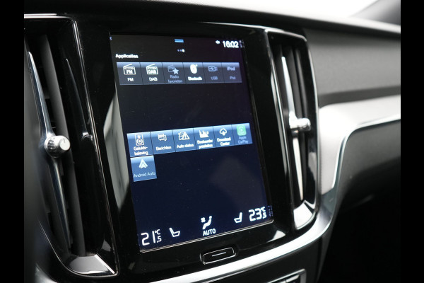 Volvo V60 T6 Recharge AWD R-Design Plug In Hybrid PHEV | Trekhaak af Fabriek |  Panodak | Lederen Sportstoelen Memory | Harman Kardon | Apple Carplay | Navigatie | Camera | L.M. 18" | DAB | Virtual |