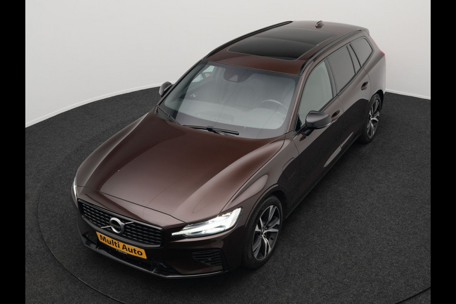 Volvo V60 T6 Recharge AWD R-Design Plug In Hybrid PHEV | Trekhaak af Fabriek |  Panodak | Lederen Sportstoelen Memory | Harman Kardon | Apple Carplay | Navigatie | Camera | L.M. 18" | DAB | Virtual |