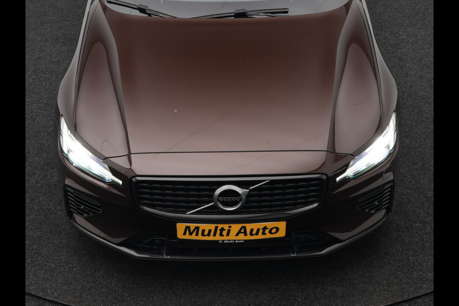 Volvo V60 T6 Recharge AWD R-Design Plug In Hybrid PHEV | Trekhaak af Fabriek |  Panodak | Lederen Sportstoelen Memory | Harman Kardon | Apple Carplay | Navigatie | Camera | L.M. 18" | DAB | Virtual |