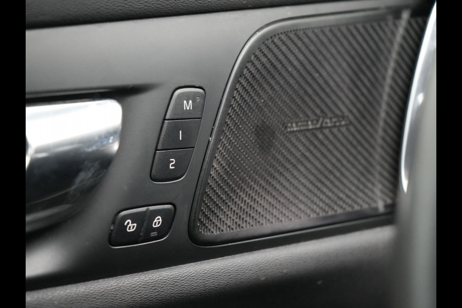 Volvo V60 T6 Recharge AWD R-Design Plug In Hybrid PHEV | Trekhaak af Fabriek |  Panodak | Lederen Sportstoelen Memory | Harman Kardon | Apple Carplay | Navigatie | Camera | L.M. 18" | DAB | Virtual |