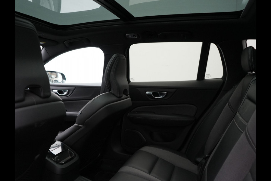 Volvo V60 T6 Recharge AWD R-Design Plug In Hybrid PHEV | Trekhaak af Fabriek |  Panodak | Lederen Sportstoelen Memory | Harman Kardon | Apple Carplay | Navigatie | Camera | L.M. 18" | DAB | Virtual |