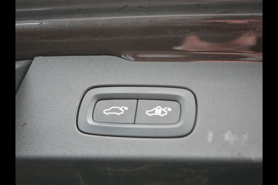 Volvo V60 T6 Recharge AWD R-Design Plug In Hybrid PHEV | Trekhaak af Fabriek |  Panodak | Lederen Sportstoelen Memory | Harman Kardon | Apple Carplay | Navigatie | Camera | L.M. 18" | DAB | Virtual |