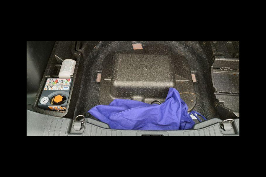 Ford Kuga 2.5 PHEV Titanium 225pk | Winterpack | Afneembare Trekhaak | 1.500kg Trekgewicht | All Weather Michelin Cross Climate | Sync 3 Navigatie