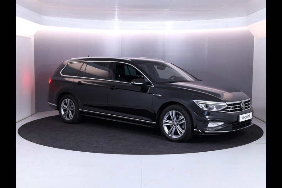 Volkswagen Passat Variant 1.5 TSI R-Line Business 150 pk Automaat (DSG) | Verlengde garantie | Navigatie | Parkeersensoren | Achteruitrijcamera | Adaptieve cruise control | Stoelverwarming |