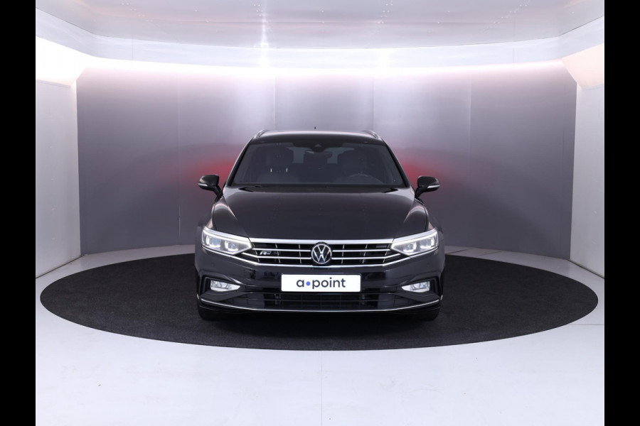 Volkswagen Passat Variant 1.5 TSI R-Line Business 150 pk Automaat (DSG) | Verlengde garantie | Navigatie | Parkeersensoren | Achteruitrijcamera | Adaptieve cruise control | Stoelverwarming |