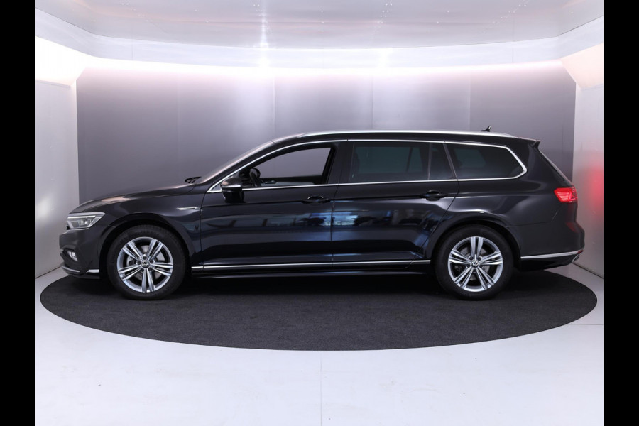 Volkswagen Passat Variant 1.5 TSI R-Line Business 150 pk Automaat (DSG) | Verlengde garantie | Navigatie | Parkeersensoren | Achteruitrijcamera | Adaptieve cruise control | Stoelverwarming |