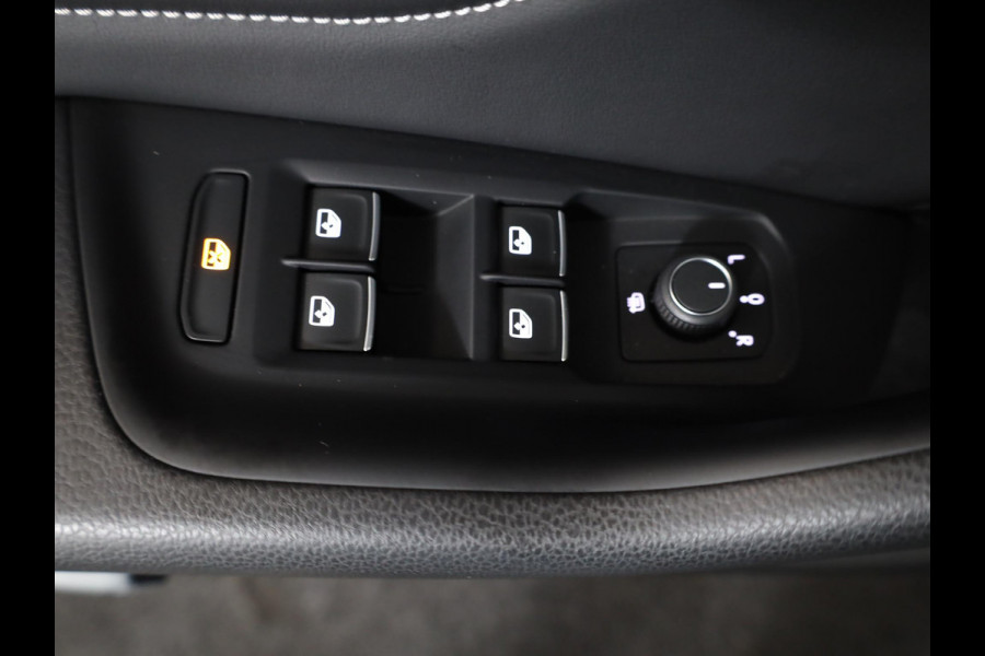 Volkswagen Passat Variant 1.5 TSI R-Line Business 150 pk Automaat (DSG) | Verlengde garantie | Navigatie | Parkeersensoren | Achteruitrijcamera | Adaptieve cruise control | Stoelverwarming |