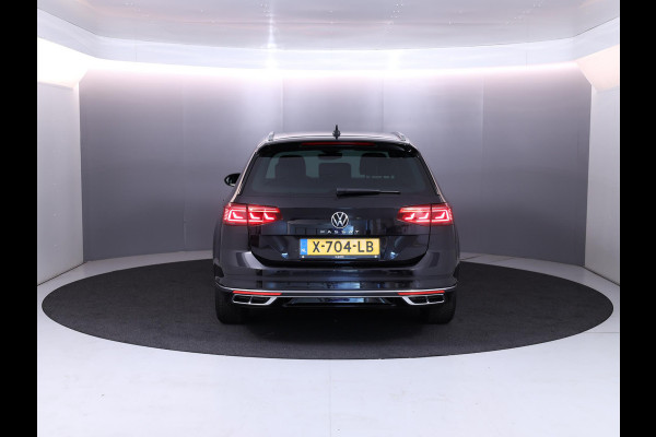 Volkswagen Passat Variant 1.5 TSI R-Line Business 150 pk Automaat (DSG) | Verlengde garantie | Navigatie | Parkeersensoren | Achteruitrijcamera | Adaptieve cruise control | Stoelverwarming |