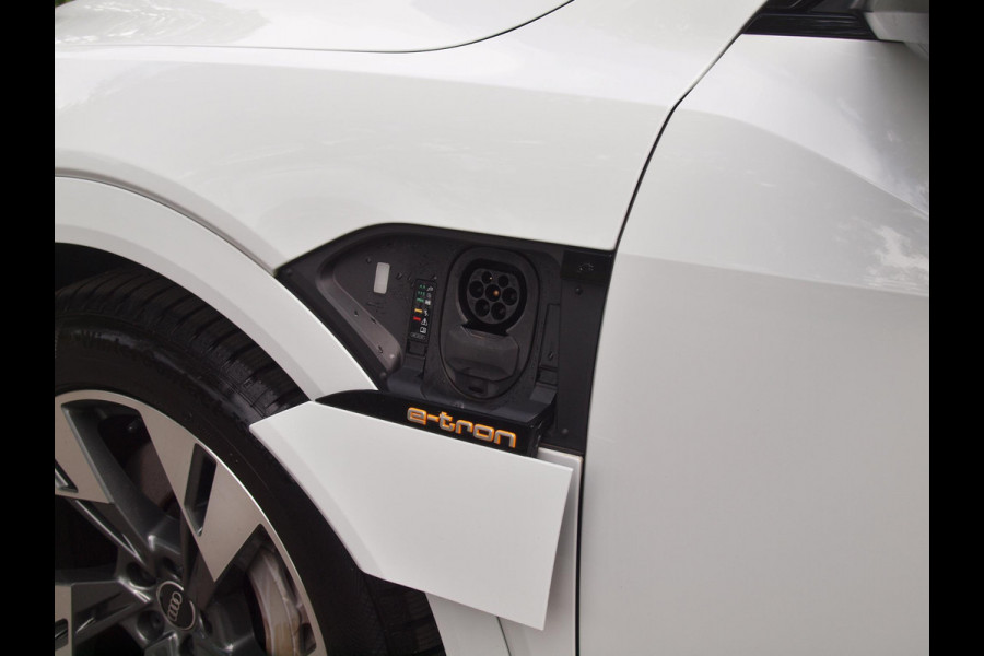 Audi e-tron 55 quattro S edition 95 kWh | Camera | Apple Carplay | Bang & Olufsen | Cruise Control |