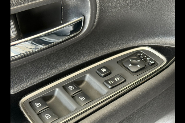 Mitsubishi Outlander 2.4 PHEV Intense+ Schuidak|360cam|Trekhaak|Dealer Onderhouden