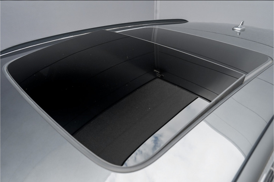 Audi e-tron 50 Quattro Launch Ed S-Line Black 71 kWh Pano ACC 21"