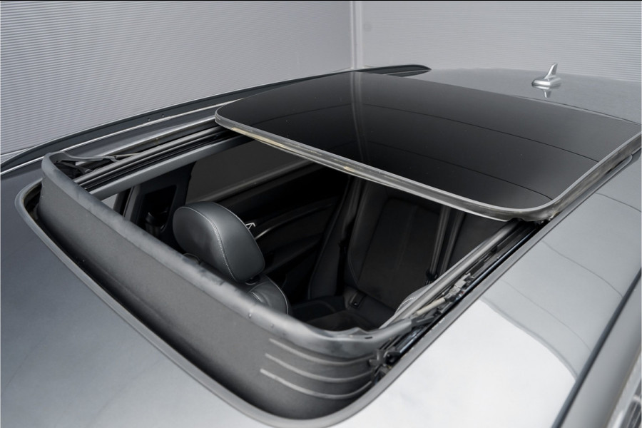 Audi e-tron 50 Quattro Launch Ed S-Line Black 71 kWh Pano ACC 21"
