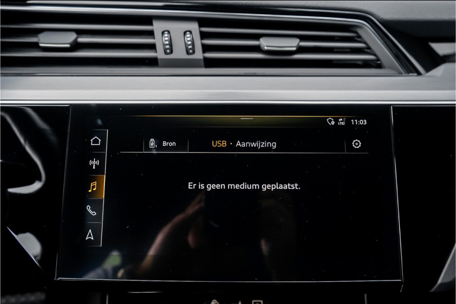 Audi e-tron 50 Quattro Launch Ed S-Line Black 71 kWh Pano ACC 21"