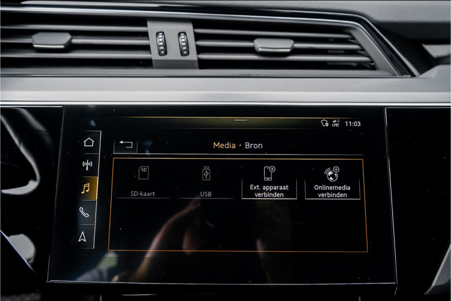 Audi e-tron 50 Quattro Launch Ed S-Line Black 71 kWh Pano ACC 21"