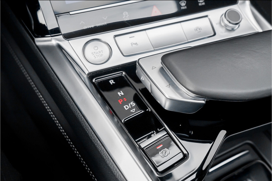 Audi e-tron 50 Quattro Launch Ed S-Line Black 71 kWh Pano ACC 21"