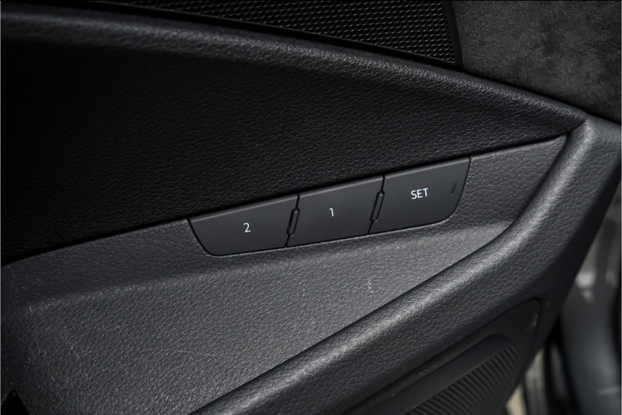 Audi e-tron 50 Quattro Launch Ed S-Line Black 71 kWh Pano ACC 21"