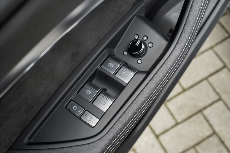 Audi e-tron 50 Quattro Launch Ed S-Line Black 71 kWh Pano ACC 21"