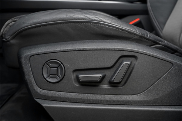 Audi e-tron 50 Quattro Launch Ed S-Line Black 71 kWh Pano ACC 21"