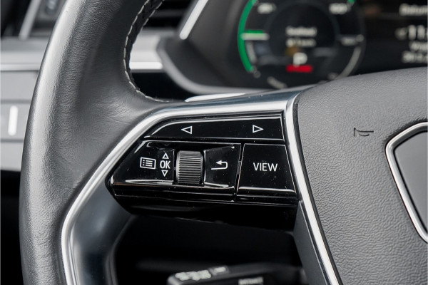 Audi e-tron 50 Quattro Launch Ed S-Line Black 71 kWh Pano ACC 21"