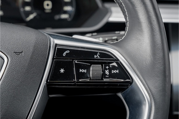 Audi e-tron 50 Quattro Launch Ed S-Line Black 71 kWh Pano ACC 21"