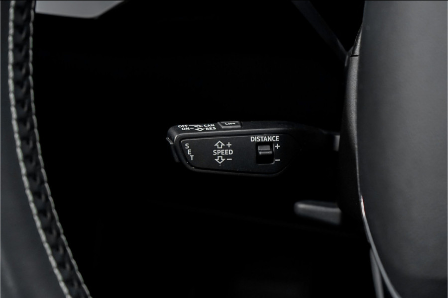 Audi e-tron 50 Quattro Launch Ed S-Line Black 71 kWh Pano ACC 21"