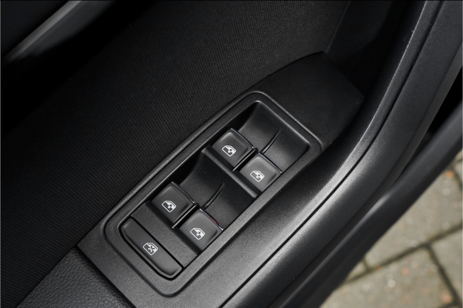 Seat Ateca 2.0 EcoTSI FR 4DRIVE Pano ACC Camera Trekhaak Beats