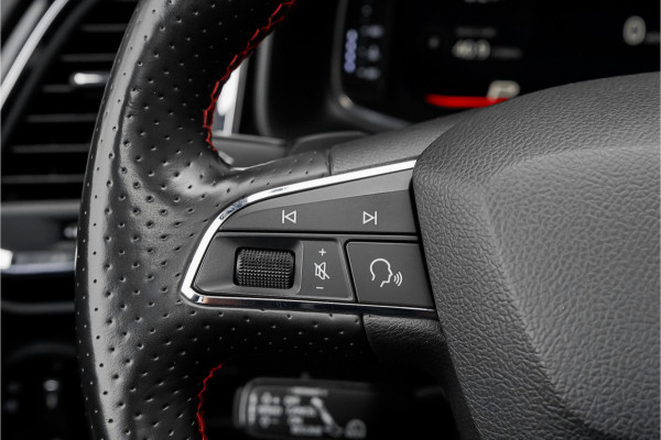 Seat Ateca 2.0 EcoTSI FR 4DRIVE Pano ACC Camera Trekhaak Beats