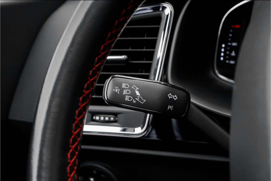 Seat Ateca 2.0 EcoTSI FR 4DRIVE Pano ACC Camera Trekhaak Beats