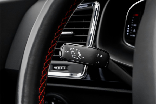 Seat Ateca 2.0 EcoTSI FR 4DRIVE Pano ACC Camera Trekhaak Beats