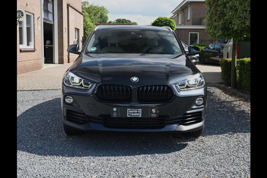 BMW X2 SDrive20i High Executive 192 PK Aut. Leder Led Cruise Clima 18''