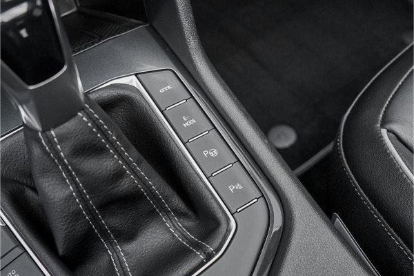 Volkswagen Tiguan 1.4 TSI eHybrid R-Line Pano HUD Leder Trekhaak