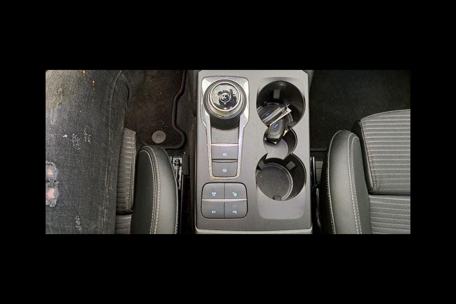 Ford Kuga 2.5 PHEV Titanium 225pk | Driver Assistance Pack | Winterpack | AGR Stoelen met half leder | Trekhaak Wegklapbaar | Michelin Cross Climate