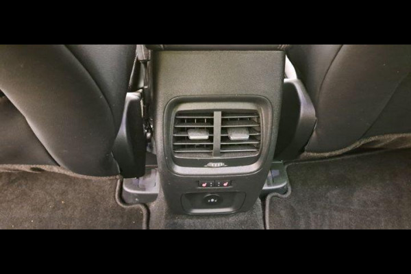 Ford Kuga 2.5 PHEV Titanium 225pk | Driver Assistance Pack | Winterpack | AGR Stoelen met half leder | Trekhaak Wegklapbaar | Michelin Cross Climate