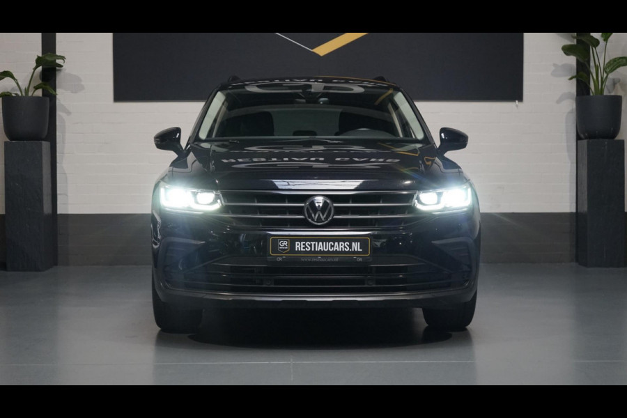 Volkswagen Tiguan 1.5 TSI BLACK EDITION AUTOMAAT-ACC-CAMERA-CARPLAY-KEYLESS-MATRIX IQ LIGHT-NAVIGATIE-STOELVERWARMING