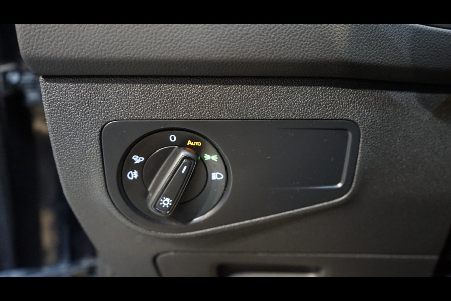 Volkswagen Tiguan 1.5 TSI BLACK EDITION AUTOMAAT-ACC-CAMERA-CARPLAY-KEYLESS-MATRIX IQ LIGHT-NAVIGATIE-STOELVERWARMING