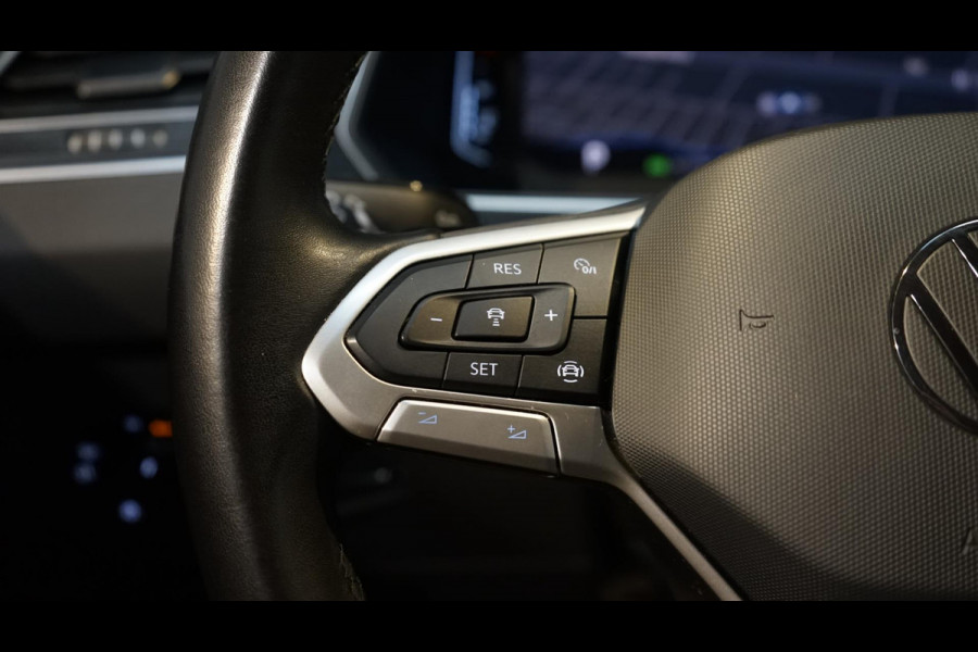 Volkswagen Tiguan 1.5 TSI BLACK EDITION AUTOMAAT-ACC-CAMERA-CARPLAY-KEYLESS-MATRIX IQ LIGHT-NAVIGATIE-STOELVERWARMING