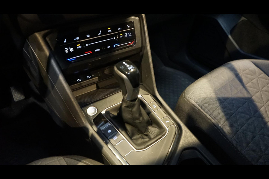 Volkswagen Tiguan 1.5 TSI BLACK EDITION AUTOMAAT-ACC-CAMERA-CARPLAY-KEYLESS-MATRIX IQ LIGHT-NAVIGATIE-STOELVERWARMING