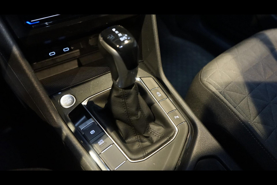 Volkswagen Tiguan 1.5 TSI BLACK EDITION AUTOMAAT-ACC-CAMERA-CARPLAY-KEYLESS-MATRIX IQ LIGHT-NAVIGATIE-STOELVERWARMING