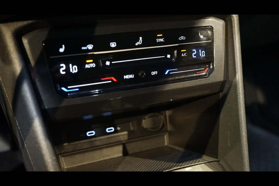 Volkswagen Tiguan 1.5 TSI BLACK EDITION AUTOMAAT-ACC-CAMERA-CARPLAY-KEYLESS-MATRIX IQ LIGHT-NAVIGATIE-STOELVERWARMING