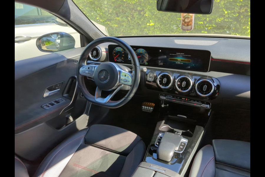 Mercedes-Benz A-Klasse 200 Business Solution AMG NL-AUTO | PANO | AMG PAKKET