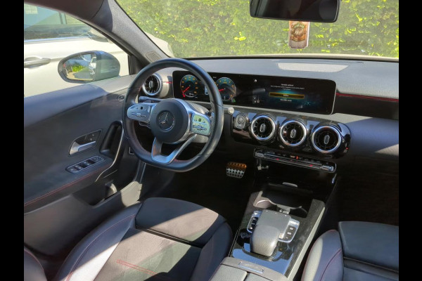 Mercedes-Benz A-Klasse 200 Business Solution AMG NL-AUTO | PANO | AMG PAKKET
